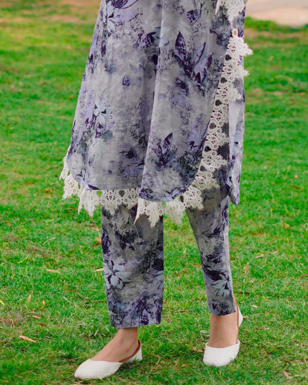 DUSKY FLORAL - Image 4
